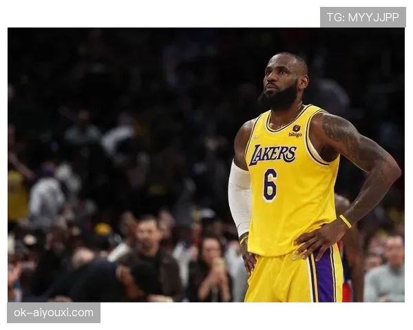 勒布朗早上起床喝的水都比我一周工资多吧？