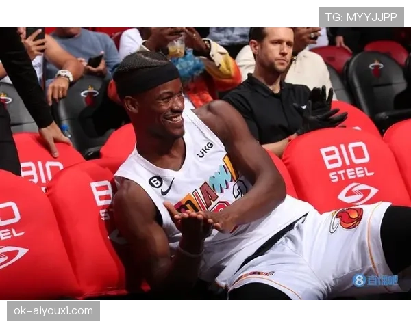 扎克拉文这日常跟赛场判若两人，买菜排队都能被当透明人吧？