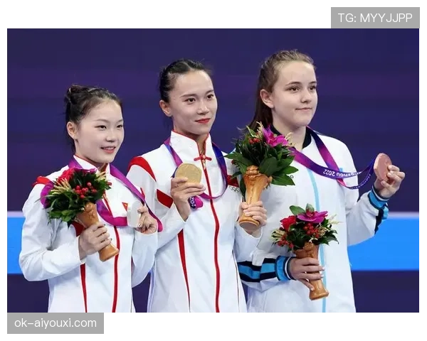 朱雪莹训练完直接拎爱马仕去吃米其林？