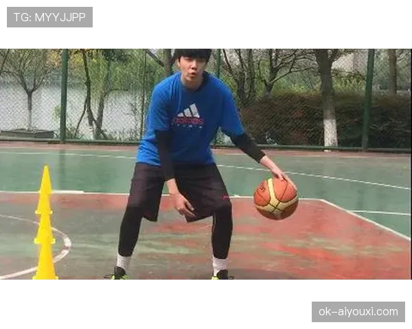 篮球规则解析：两次运球的判定标准与应用场景详解